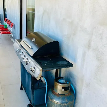 Xl Bugibba Home, 4br 4bath Sea View Balcony & Bbq St. Paul's Bay