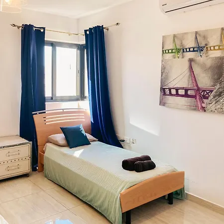 Xl Bugibba Home, 4br 4bath Sea View Balcony & Bbq Appartement *