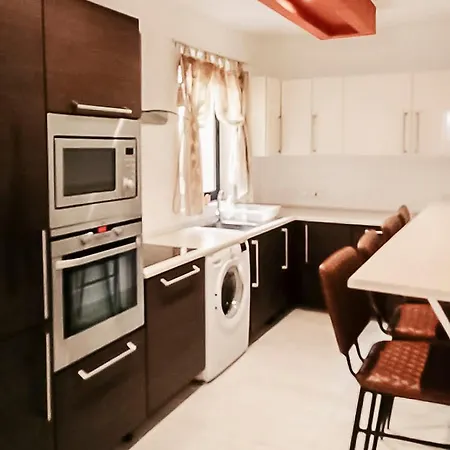 Xl Bugibba Home, 4br 4bath Sea View Balcony & Bbq Appartement